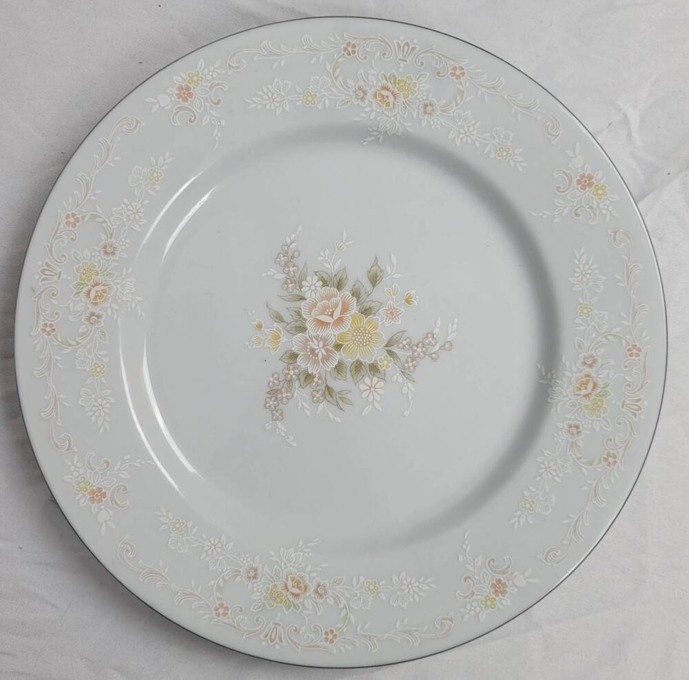 Crescent Fine China Jie Pai Dessert Plate Painted Golden Flowers and Accents